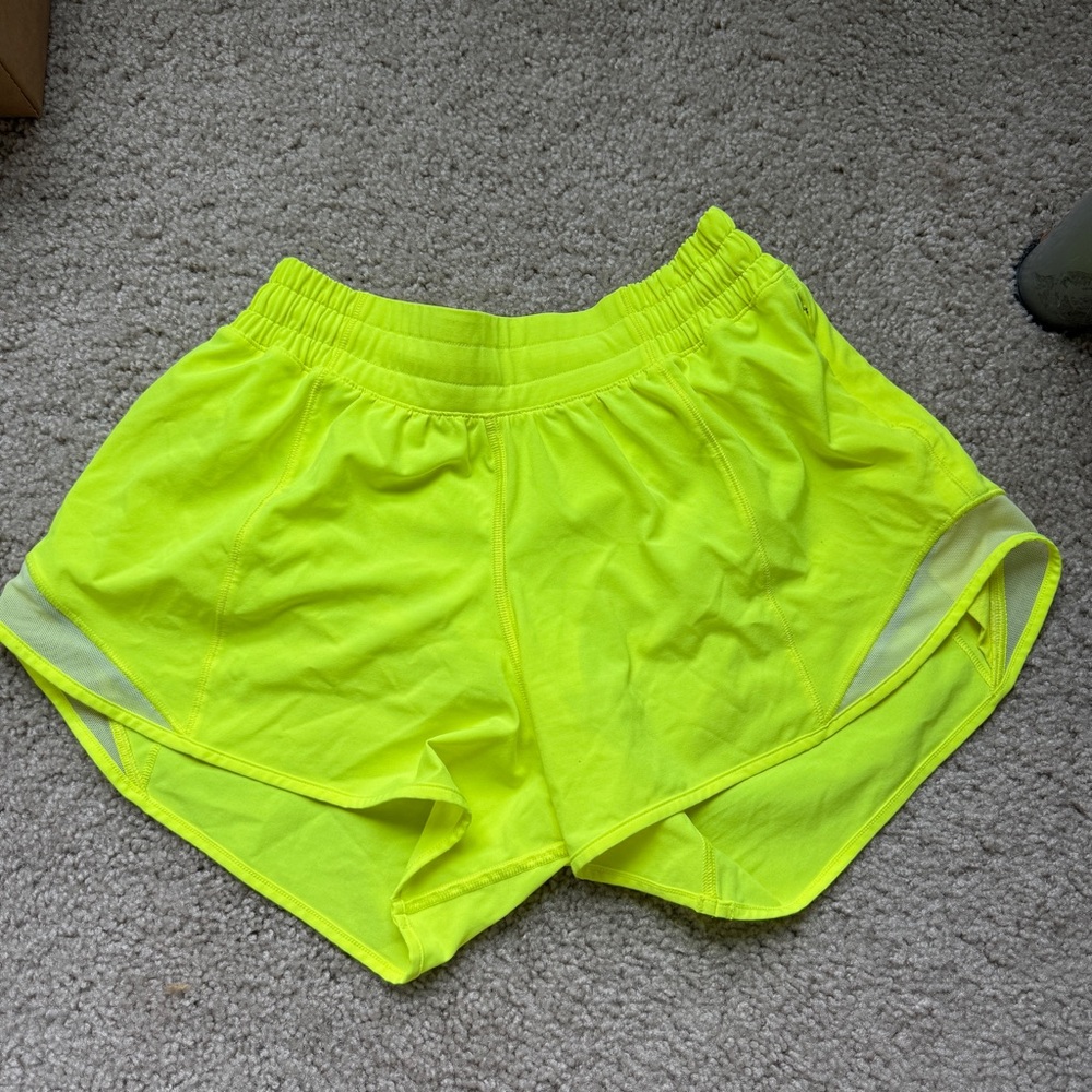 Lululemon Hotty hot lined short